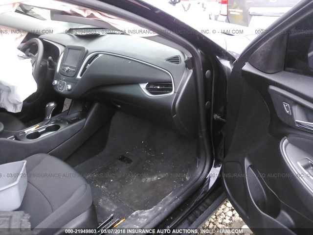 1G1ZB5ST1HF244263 - 2017 CHEVROLET MALIBU LS Qara foto 5