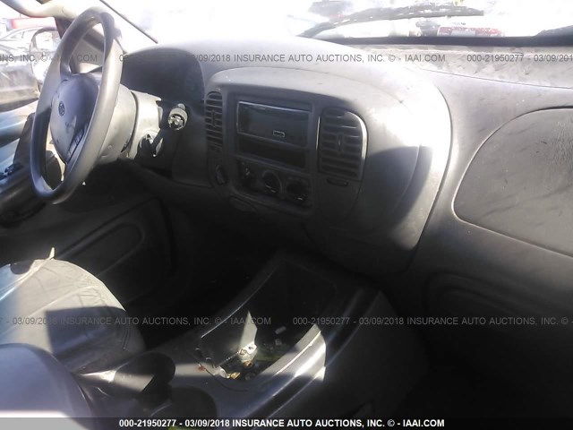 1FMRU1669YLA09685 - 2000 FORD EXPEDITION XLT 栗色 照片 5