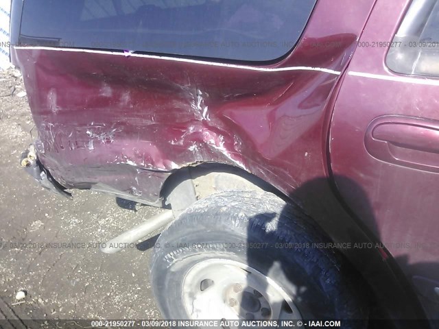 1FMRU1669YLA09685 - 2000 FORD EXPEDITION XLT 栗色 照片 6