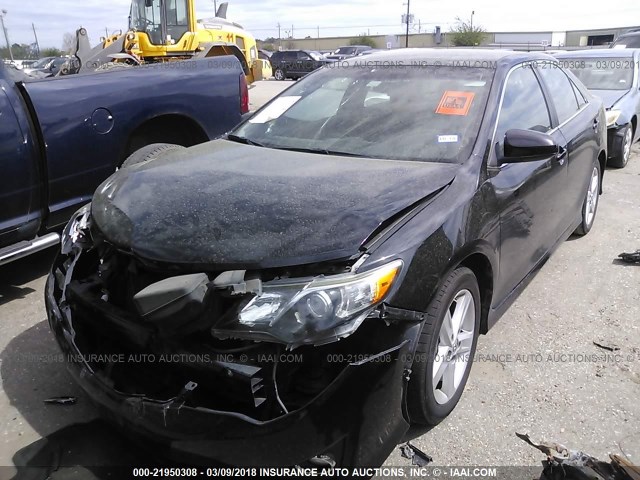 4T1BF1FK8DU257987 - 2013 TOYOTA CAMRY L/SE/LE/XLE 黑色 照片 2
