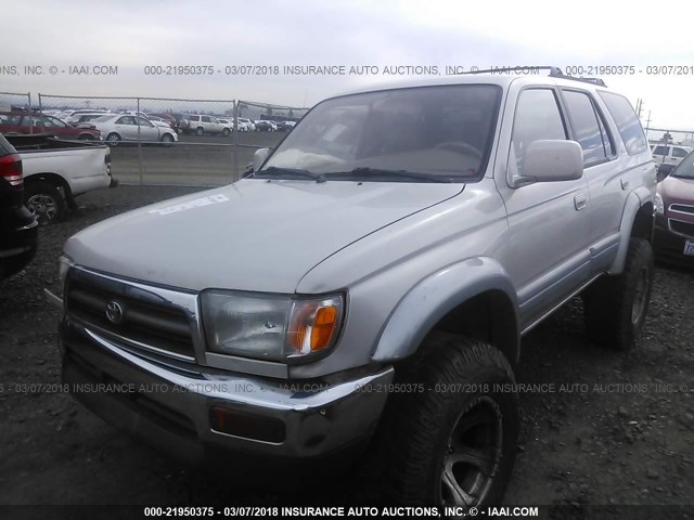 JT3HN87R5W9010104 - 1998 TOYOTA 4RUNNER LIMITED SILVER photo 2