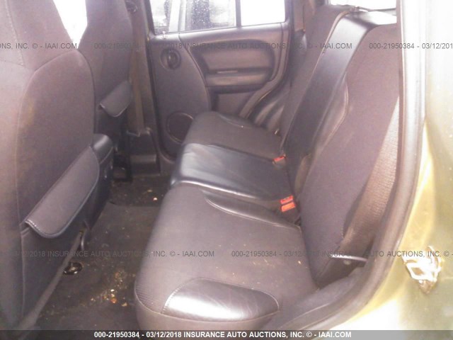 1J4GK38K72W333760 - 2002 JEEP LIBERTY RENEGADE GREEN photo 8