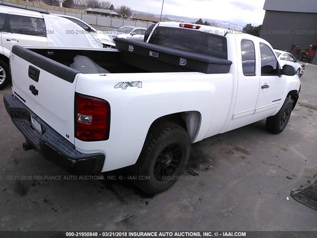 1GCEK29J69Z273850 - 2009 CHEVROLET SILVERADO K1500 LT WHITE photo 4