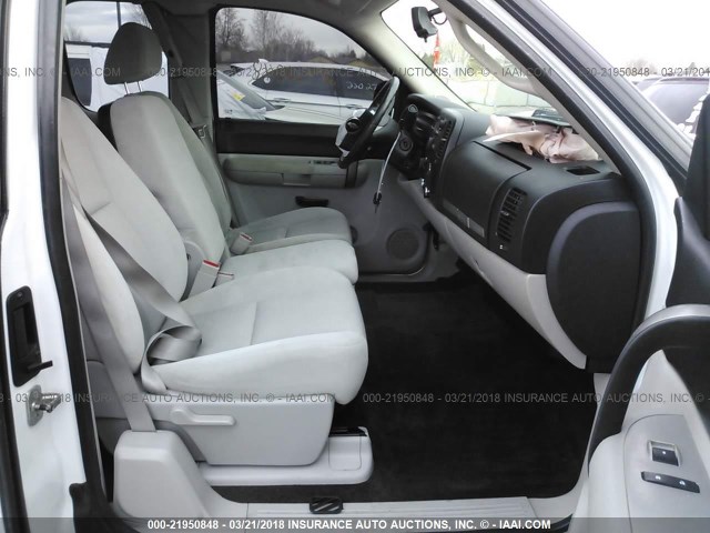 1GCEK29J69Z273850 - 2009 CHEVROLET SILVERADO K1500 LT 白色 照片 5