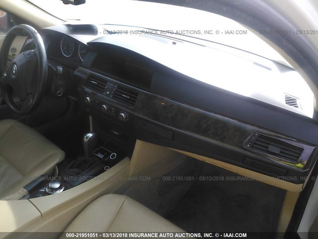 WBANF33526CS34819 - 2006 BMW 525 XI SILVER photo 5