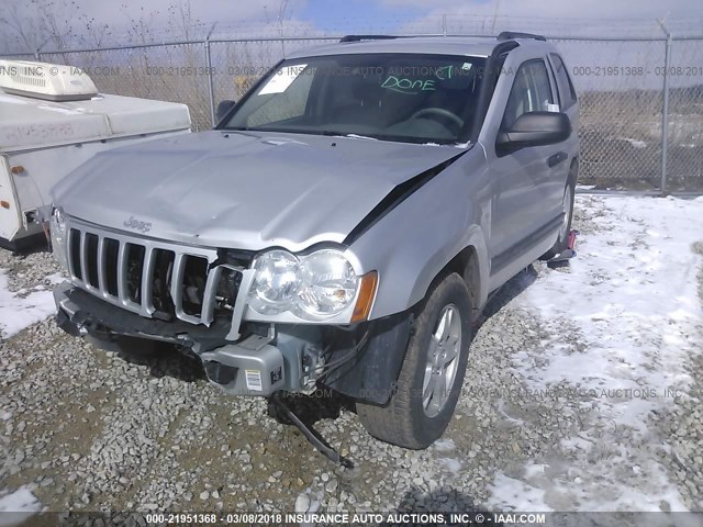 1J4GR48K25C643306 - 2005 JEEP GRAND CHEROKEE LAREDO/COLUMBIA/FREEDOM SILVER photo 2