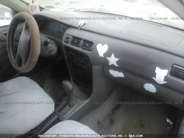 1Y1SK5285XZ416646 - 1999 CHEVROLET GEO PRIZM LSI 红色 照片 5