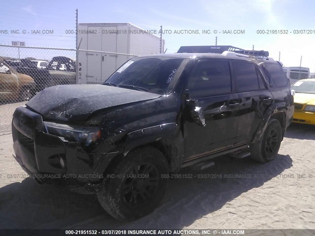 JTEBU5JR7H5426740 - 2017 TOYOTA 4RUNNER SR5 PREM/LTDL/TRAIL/TRD BLACK photo 2