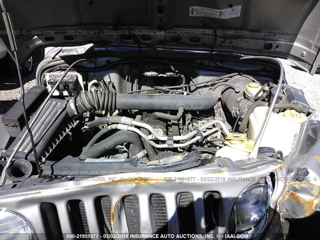 1J4FA49S01P354512 - 2001 JEEP WRANGLER / TJ SPORT GRAY photo 10