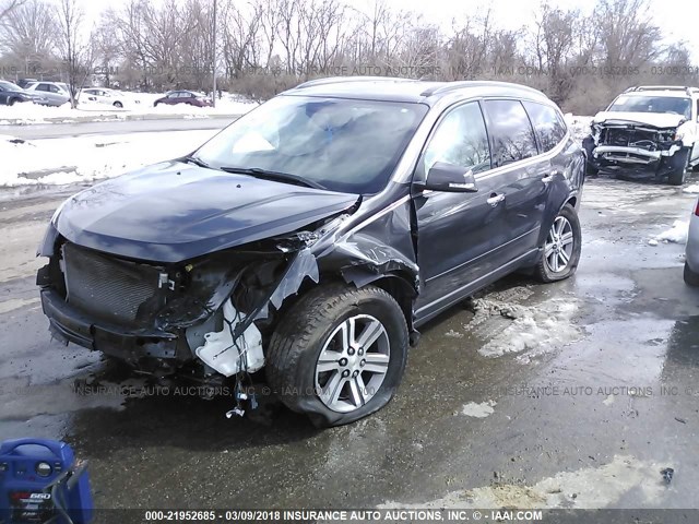 1GNKVHKD5FJ209589 - 2015 CHEVROLET TRAVERSE LT GRAY photo 2