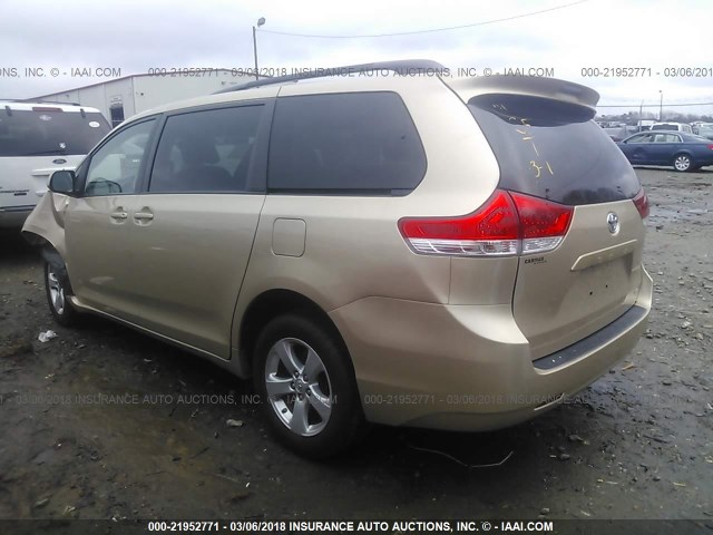 5TDKK3DCXDS368472 - 2013 TOYOTA SIENNA LE GOLD photo 3