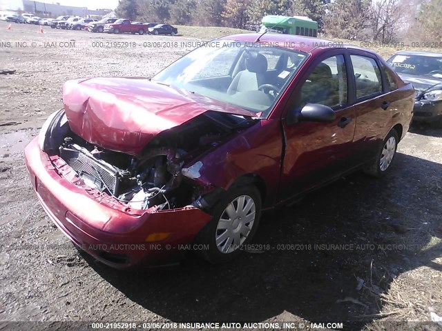 1FAFP34N55W284121 - 2005 FORD FOCUS ZX4 RED photo 2