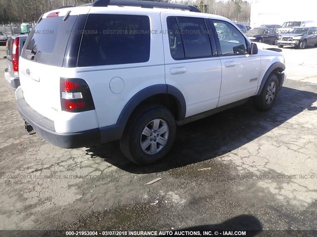 1FMEU73817UB50038 - 2007 FORD EXPLORER XLT WHITE photo 4