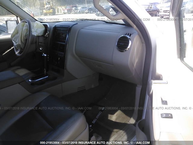 1FMEU73817UB50038 - 2007 FORD EXPLORER XLT WHITE photo 5