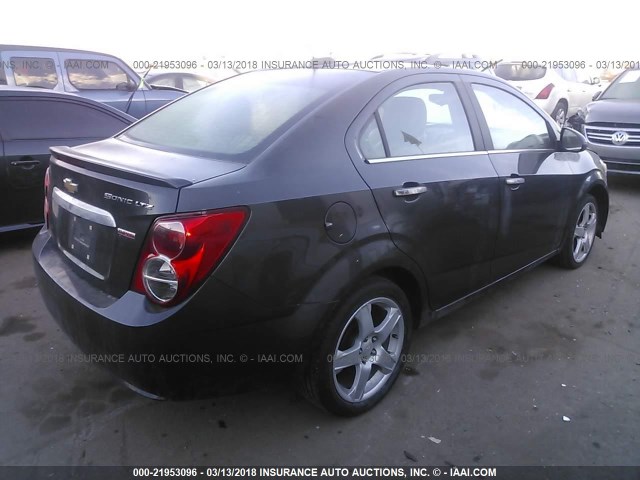 1G1JE5SB9F4104059 - 2015 CHEVROLET SONIC LTZ GRAY photo 4