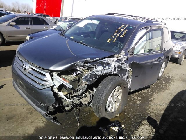 5TDBK3EH0CS118490 - 2012 TOYOTA HIGHLANDER SE GRAY photo 2