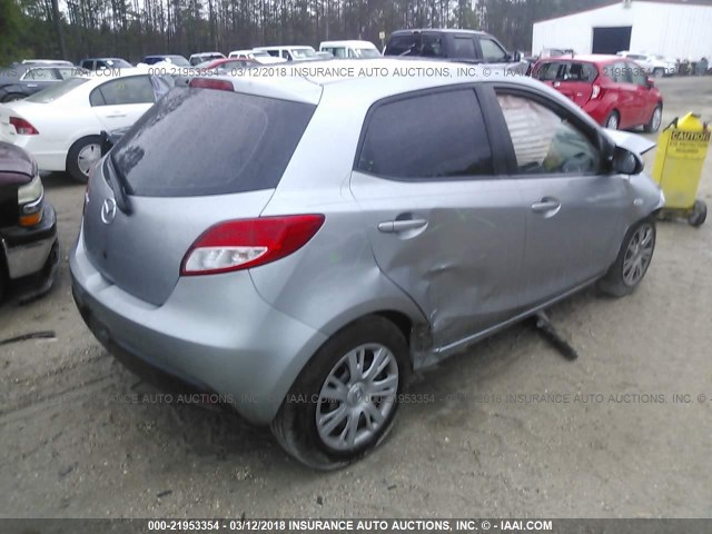 JM1DE1HY7B0127446 - 2011 MAZDA MAZDA2 GRAY photo 4