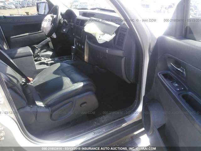 1J4PP2GK9BW586222 - 2011 JEEP LIBERTY SPORT 银色 照片 5