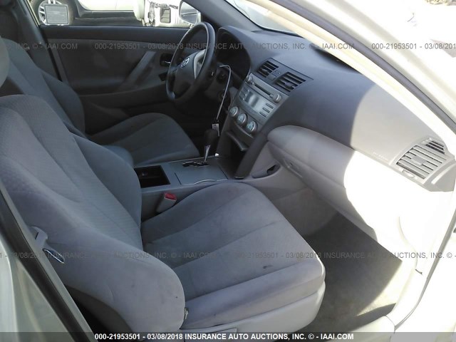 4T1BE46K88U213983 - 2008 TOYOTA CAMRY CE/LE/XLE/SE SILVER photo 5