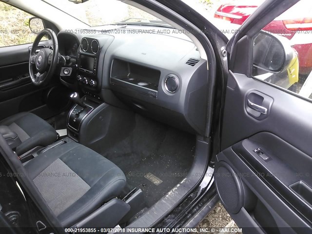 1C4NJCEAXCD652465 - 2012 JEEP COMPASS LATITUDE 黑色 照片 5