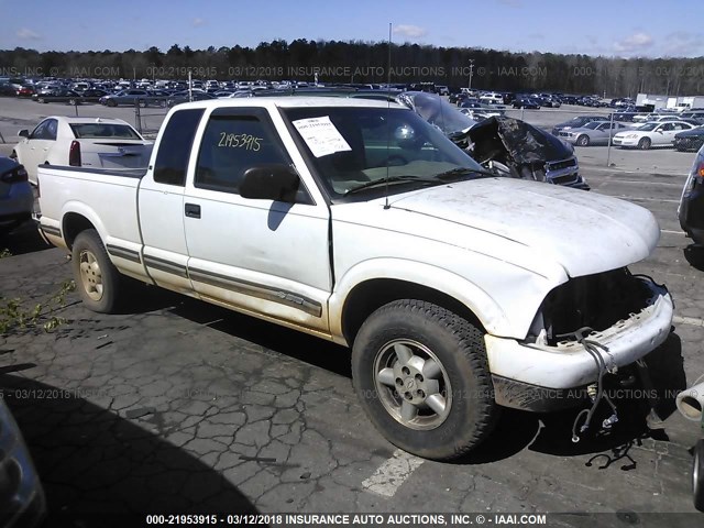 1GCDT19X138223197 - 2003 CHEVROLET S TRUCK S10 WHITE photo 1