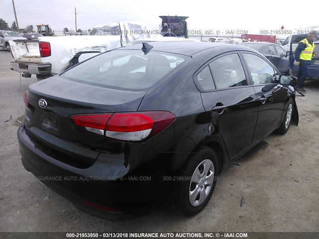 3KPFK4A75HE078784 - 2017 KIA FORTE LX BLACK photo 4