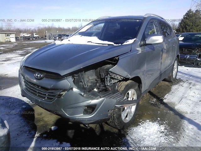 KM8JUCAC4BU206593 - 2011 HYUNDAI TUCSON GLS/LIMITED SILVER photo 2