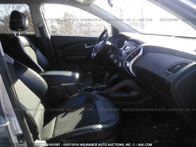 KM8JUCAC4BU206593 - 2011 HYUNDAI TUCSON GLS/LIMITED 银色 照片 5