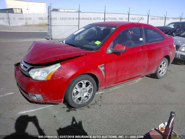 1FAHP33N98W158181 - 2008 FORD FOCUS SE/SEL/SES RED photo 2