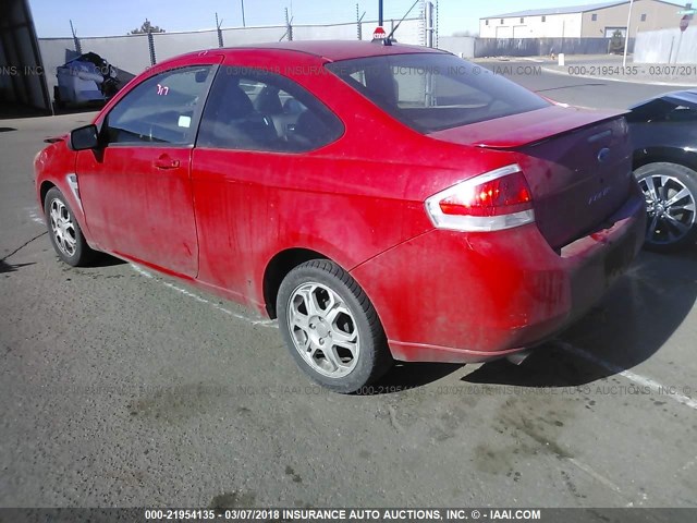 1FAHP33N98W158181 - 2008 FORD FOCUS SE/SEL/SES RED photo 3