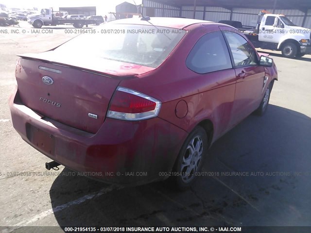 1FAHP33N98W158181 - 2008 FORD FOCUS SE/SEL/SES RED photo 4