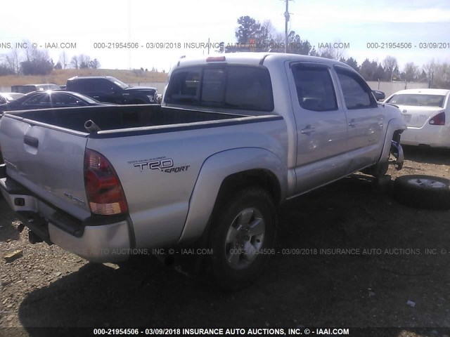 5TELU42NX6Z247374 - 2006 TOYOTA TACOMA DOUBLE CAB SILVER photo 4