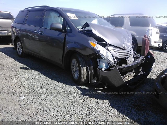 5TDYZ3DC0HS865915 - 2017 TOYOTA SIENNA XLE/LIMITED GRAY photo 1