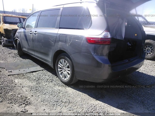 5TDYZ3DC0HS865915 - 2017 TOYOTA SIENNA XLE/LIMITED GRAY photo 3