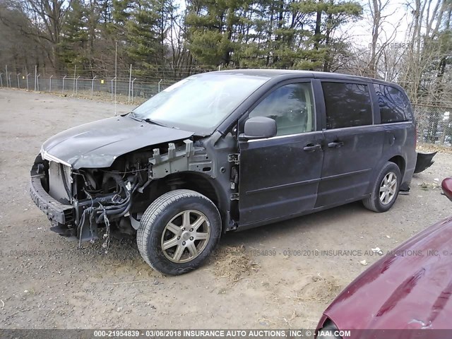 2A4RR2D13AR357492 - 2010 CHRYSLER TOWN & COUNTRY LX BLACK photo 2