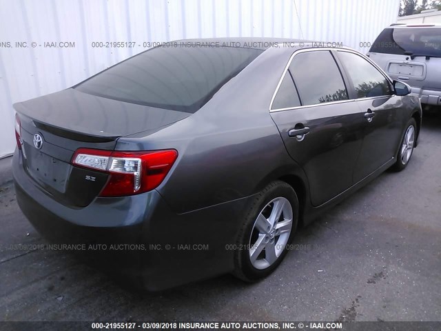 4T1BF1FK4DU690531 - 2013 TOYOTA CAMRY L/SE/LE/XLE GRAY photo 4