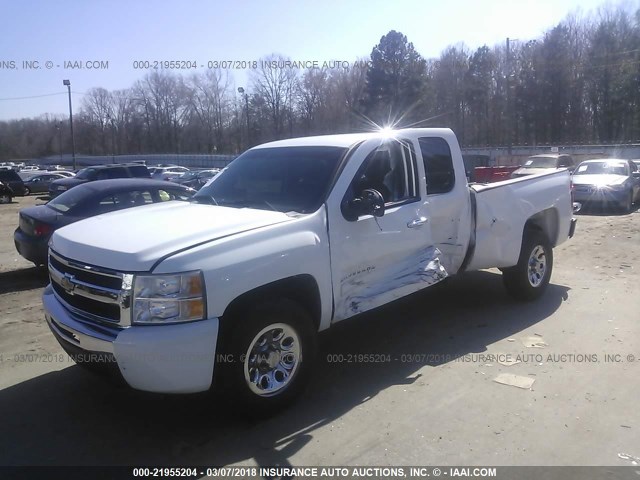 1GCSCSEA9AZ141742 - 2010 CHEVROLET SILVERADO C1500 LT WHITE photo 2