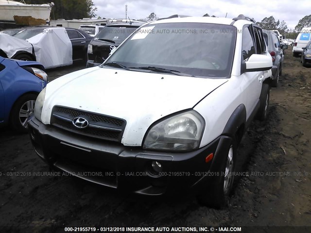 KM8JN12D05U041722 - 2005 HYUNDAI TUCSON GLS/LX WHITE photo 2