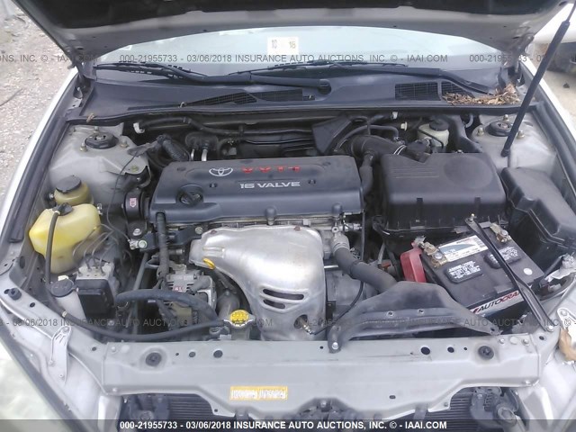 JTDBE32K620015812 - 2002 TOYOTA CAMRY LE/XLE/SE SILVER photo 10