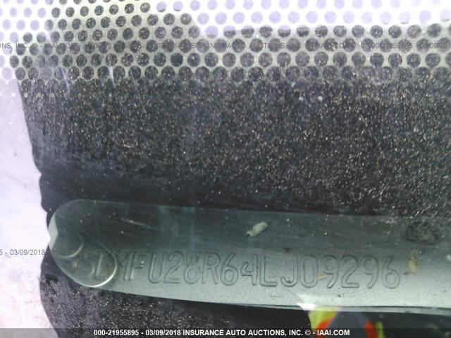 5LMFU28R64LJ09296 - 2004 LINCOLN NAVIGATOR 白色 照片 9