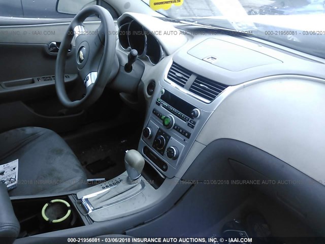 1G1ZG57B19F134350 - 2009 CHEVROLET MALIBU LS WHITE photo 5