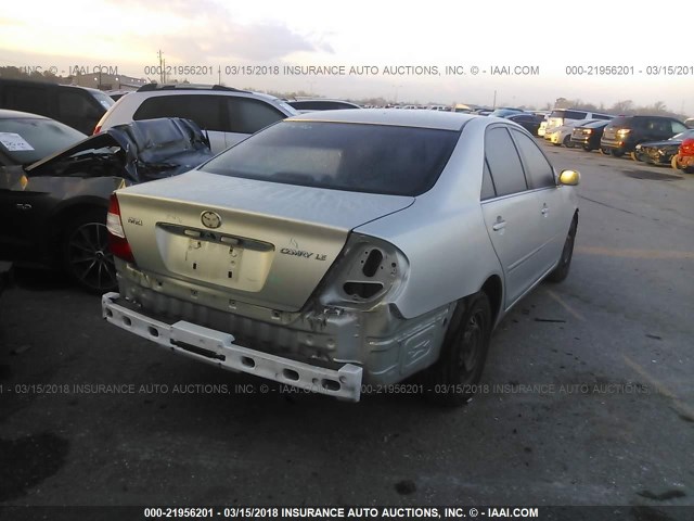 JTDBE32K540270244 - 2004 TOYOTA CAMRY LE/XLE SILVER photo 4