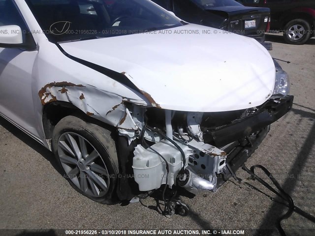 4T4BF1FK6CR251707 - 2012 TOYOTA CAMRY SE/LE/XLE WHITE photo 6