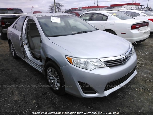 4T1BF1FK3EU856863 - 2014 TOYOTA CAMRY L/SE/LE/XLE SILVER photo 1