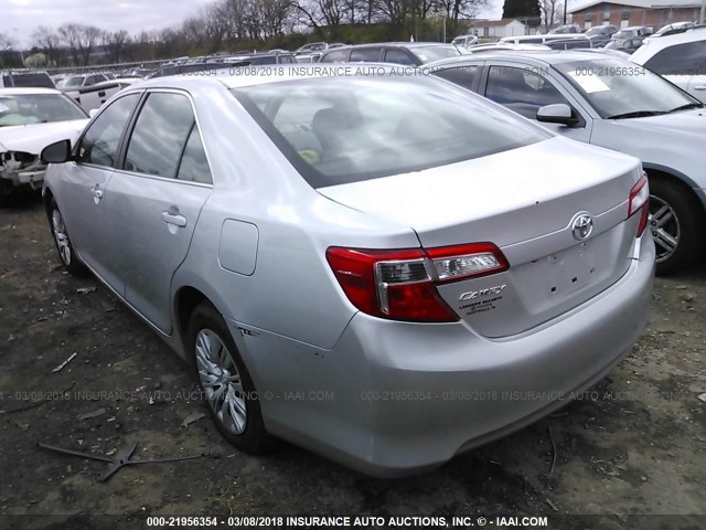 4T1BF1FK3EU856863 - 2014 TOYOTA CAMRY L/SE/LE/XLE SILVER photo 3