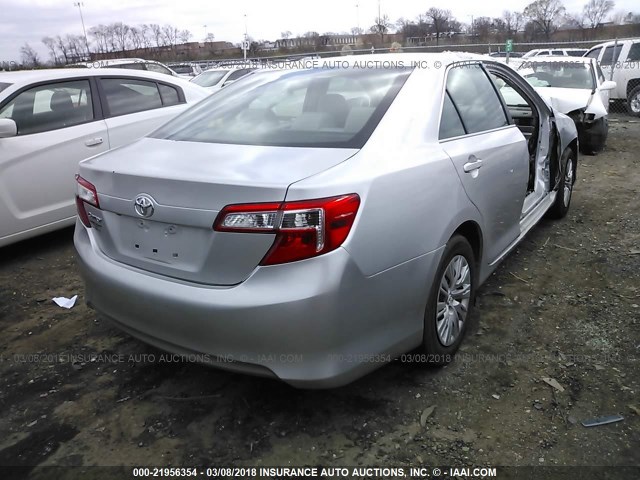 4T1BF1FK3EU856863 - 2014 TOYOTA CAMRY L/SE/LE/XLE 银色 照片 4