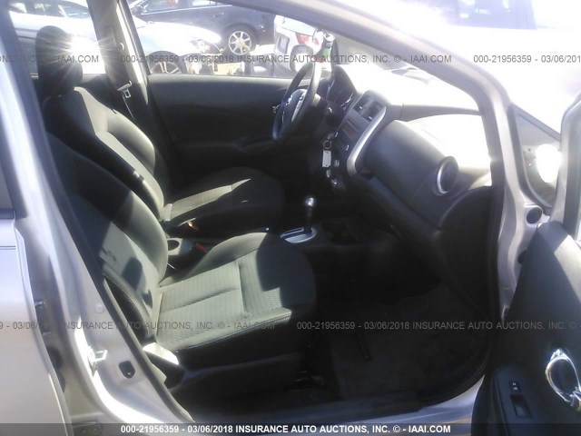 3N1CE2CP3EL437930 - 2014 NISSAN VERSA NOTE S/S PLUS/SV/SL SILVER photo 5