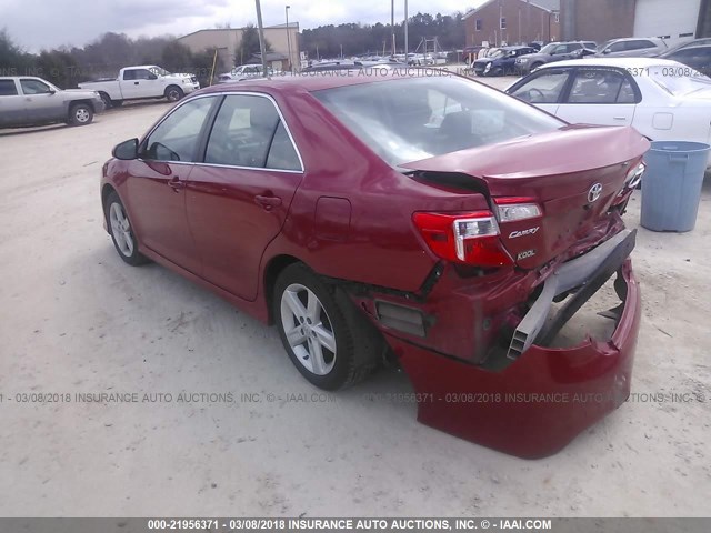 4T1BF1FK2DU661304 - 2013 TOYOTA CAMRY L/SE/LE/XLE RED photo 3
