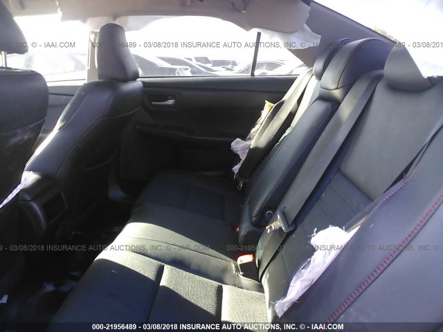 4T1BF1FK6HU413806 - 2017 TOYOTA CAMRY LE/XLE/SE/XSE ნაცრისფერი ფოტო 8