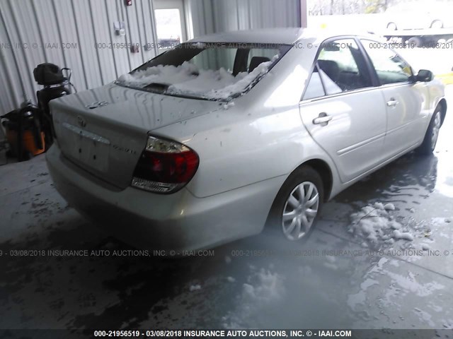 4T1BE32K55U592727 - 2005 TOYOTA CAMRY LE/XLE/SE ვერცხლისფერი ფოტო 4